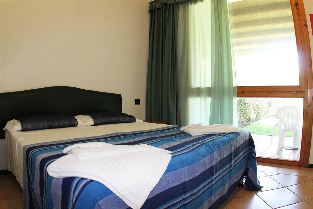 Residence Le Vele Stintino Bagian luar foto