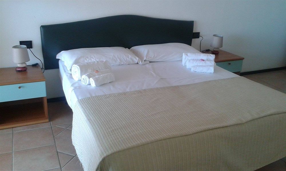 Residence Le Vele Stintino Bagian luar foto